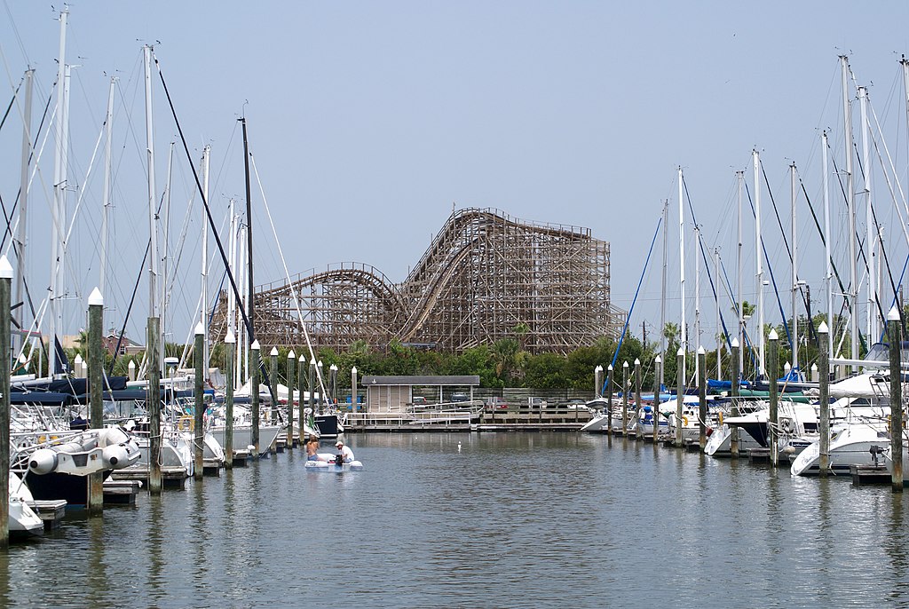 Kemah Boardwalk - Ordonez Movers