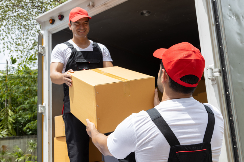 Ordonez Mover Group of Movers Loading Boxes Last Minute Service